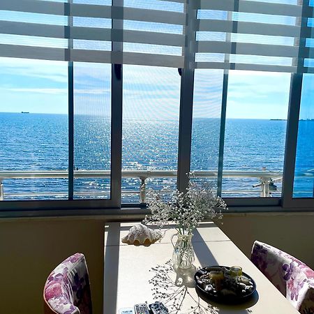Cozy Beachfront Room ดูร์เรส ภายนอก รูปภาพ